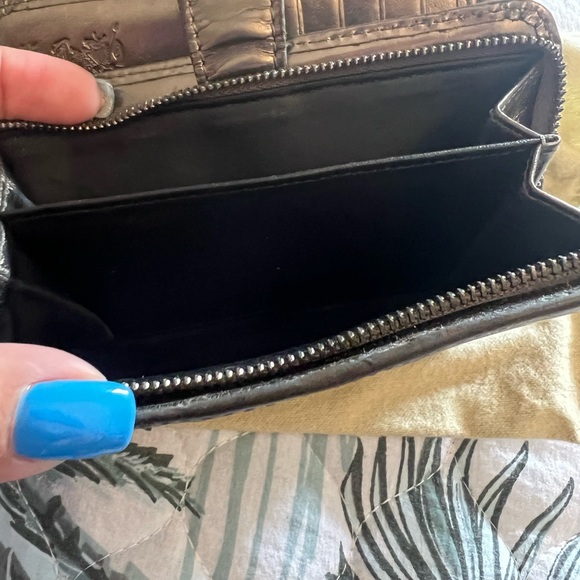 Burberry Medium Wallet - Picture 9 of 9